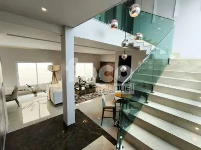 Casa com 3 Quartos para alugar, 216m² no Nossa Senhora Aparecida, Uberlândia