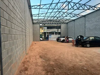 Galpão/Depósito/Armazém para alugar, 360m² no Vila Universal, Contagem