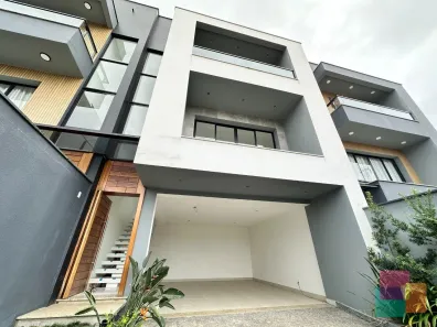 Sobrado com 3 Quartos à venda, 169m² no Floresta, Joinville