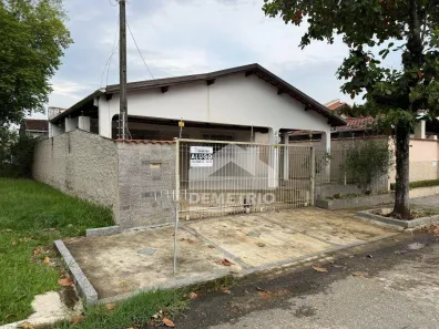 Casa com 3 Quartos para alugar, 196m² no Jardim Rony, Guaratinguetá