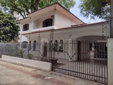 Sobrado com 4 Quartos à venda, 246m² no Vila Santo Antônio, Maringá