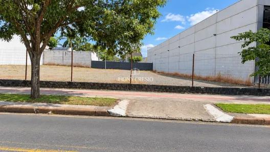 Lote/Terreno à venda, 651m² no Jardim Internorte, Maringá