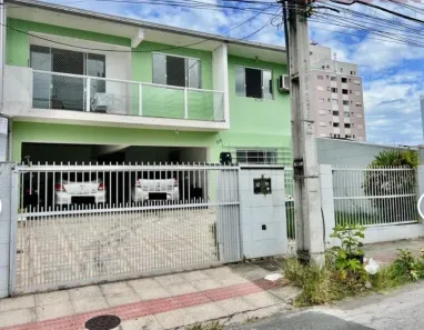 Casa com 6 Quartos à venda, 260m² no Barreiros, São José