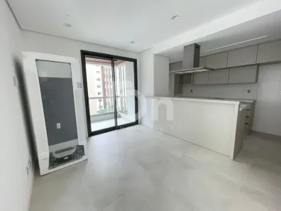 Apartamento com 2 Quartos para alugar, 70m² no Centro, Florianópolis