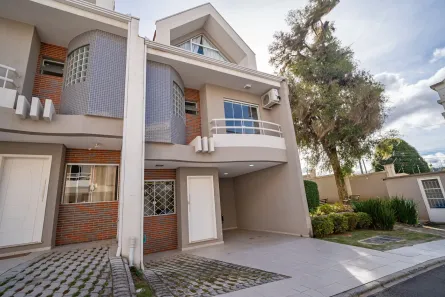 Sobrado com 3 Quartos à venda, 180m² no Bom Retiro, Curitiba