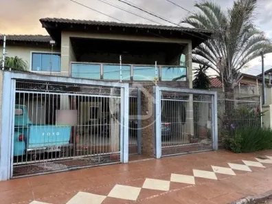 Sobrado com 5 Quartos à venda, 374m² no Vila Planalto, Campo Grande
