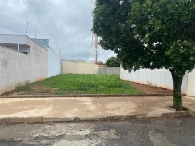 Lote/Terreno à venda, 320m² no Jardim Primor, Araraquara