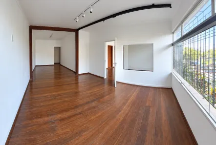 Sala Comercial com 2 Quartos para alugar, 52m² no Três Figueiras, Porto Alegre