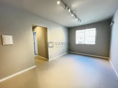 Apartamento com 2 Quartos à venda, 58m² no Vila Ipiranga, Porto Alegre