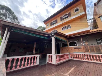 Sobrado com 4 Quartos à venda, 265m² no Jardim Mirna, Taboão da Serra