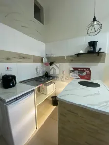 Kitnet com 1 Quarto para alugar, 18m² no Bairro do Colonia, Jacareí