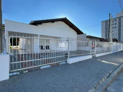 Casa com 3 Quartos para alugar, 230m² no Santa Rita, Brusque