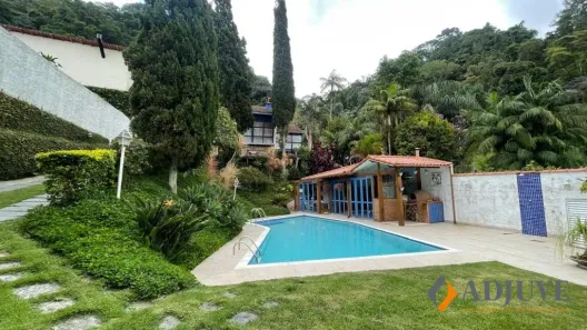 Casa com 3 Quartos à venda, 1000m² no Mosela, Petrópolis