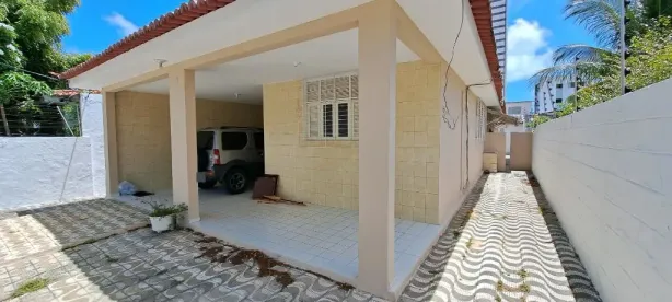 Casa com 3 Quartos à venda, 174m² no Lagoa Nova, Natal