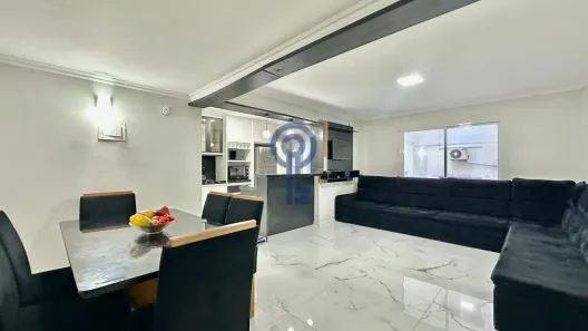 Apartamento com 2 Quartos para alugar, 75m² no Centro, Florianópolis