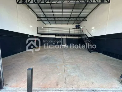 Galpão/Depósito/Armazém para alugar, 130m² no Pampulha, Uberlândia