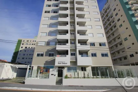 Apartamento com 2 Quartos para alugar, 70m² no Barreiros, São José