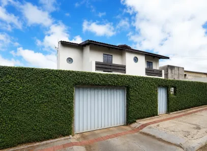 Casa com 4 Quartos à venda, 365m² no Jardim Alvorada, Londrina
