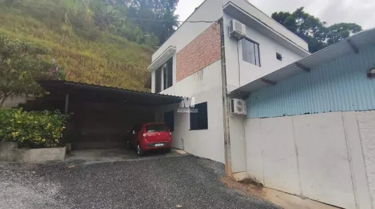 Apartamento com 2 Quartos para alugar, 70m² no Primeiro de Maio, Brusque