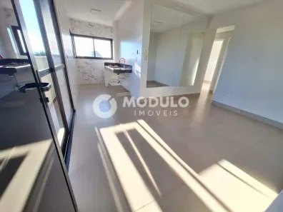Apartamento com 3 Quartos para alugar, 60m² no Umuarama, Uberlândia