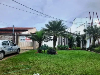 Casa com 3 Quartos para alugar, 165m² no Parque das Laranjeiras, Goiânia