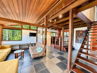 Casa de Condomínio com 3 Quartos para alugar, 200m² no Lagoa da Conceição, Florianópolis