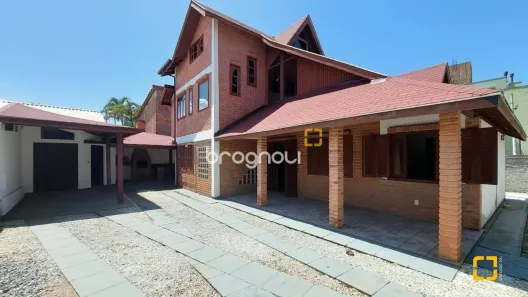 Casa com 4 Quartos à venda, 210m² no Morro das Pedras, Florianópolis