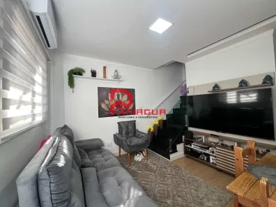 Sobrado com 2 Quartos à venda, 54m² no Aviação, Praia Grande