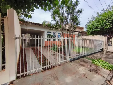 Casa com 3 Quartos para alugar, 161m² no Lago Parque, Londrina