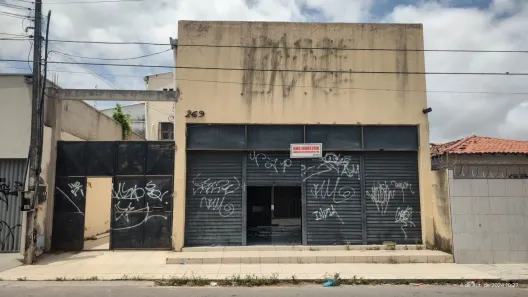 Prédio Comercial para alugar, 749m² no Jóquei Clube, Fortaleza