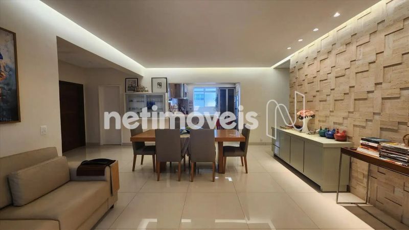 Apartamento com 4 quartos — Santo Antônio, Belo Horizonte