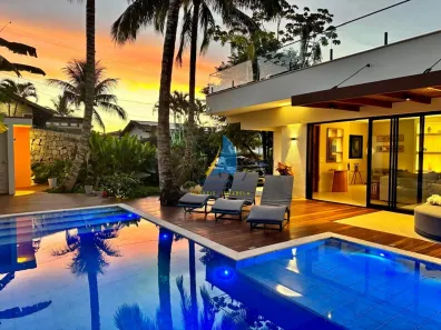 Sobrado com 4 Quartos à venda, 290m² no Perequê, Ilhabela