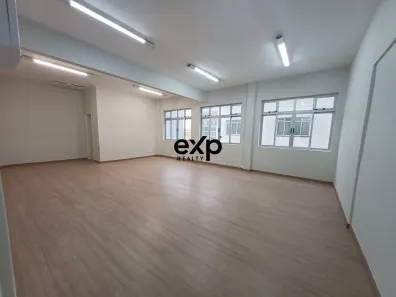 Sala Comercial à venda, 44m² no Centro, Curitiba