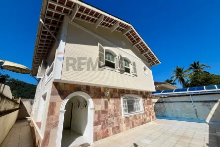 Casa com 5 Quartos à venda, 240m² no Guaiúba, Guarujá