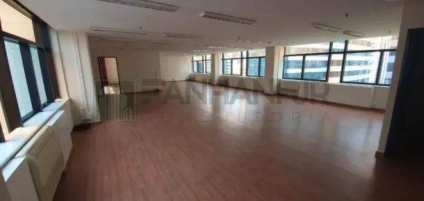 Sala Comercial para venda ou aluguel, 196m² no Cidade Monções, São Paulo