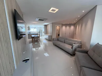 Apartamento com 3 Quartos para alugar, 138m² no Centro, Balneário Camboriú
