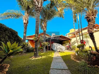 Casa com 4 Quartos à venda, 220m² no Arvoredo 2ª Seção, Contagem