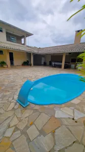 Sobrado com 4 Quartos à venda, 310m² no Floresta, Joinville