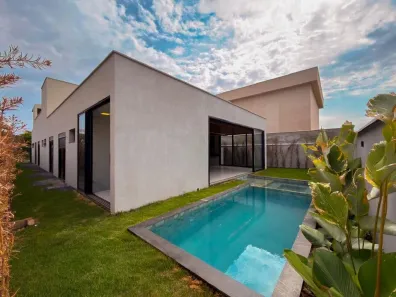 Casa com 4 Quartos à venda, 300m² no Jardins Itália, Goiânia