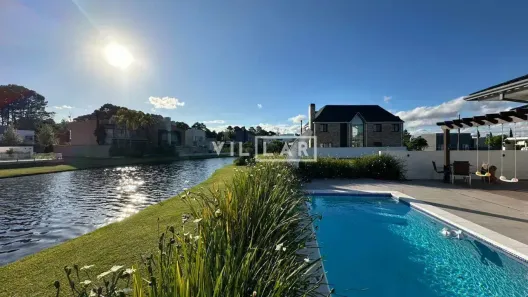 Casa de Condomínio com 3 Quartos à venda, 170m² no Laranjal, Pelotas