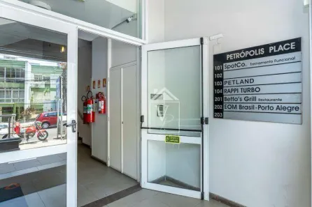 Sala Comercial para alugar, 136m² no Petrópolis, Porto Alegre