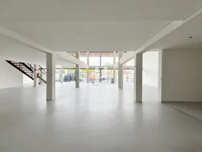 Ponto Comercial para alugar, 318m² no Cascatinha, Juiz de Fora