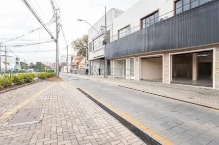 Ponto Comercial para alugar, 606m² no Novo Mundo, Curitiba