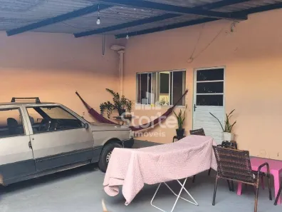 Casa com 2 Quartos à venda, 62m² no Loteamento Residencial Pequis, Uberlândia