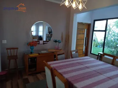 Sobrado com 3 Quartos à venda, 350m² no Jardim Santa Maria, Jacareí