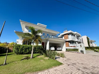 Casa de Condomínio com 4 Quartos à venda, 275m² no Pedra Branca, Palhoça