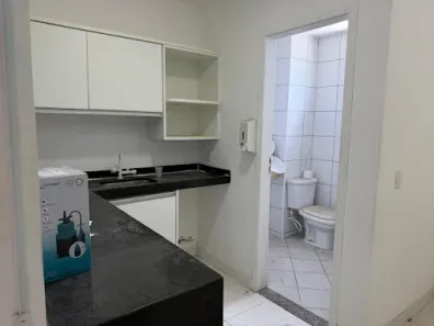 Sala Comercial para alugar, 150m² no Jardim Mariléa, Rio das Ostras