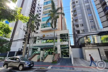 Apartamento com 2 Quartos para alugar, 142m² no Centro, Florianópolis