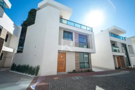Sobrado com 3 Quartos à venda, 164m² no Bom Retiro, Curitiba