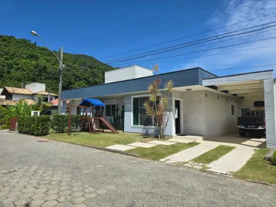 Casa de Condomínio com 4 Quartos à venda, 224m² no Cachoeira do Bom Jesus, Florianópolis